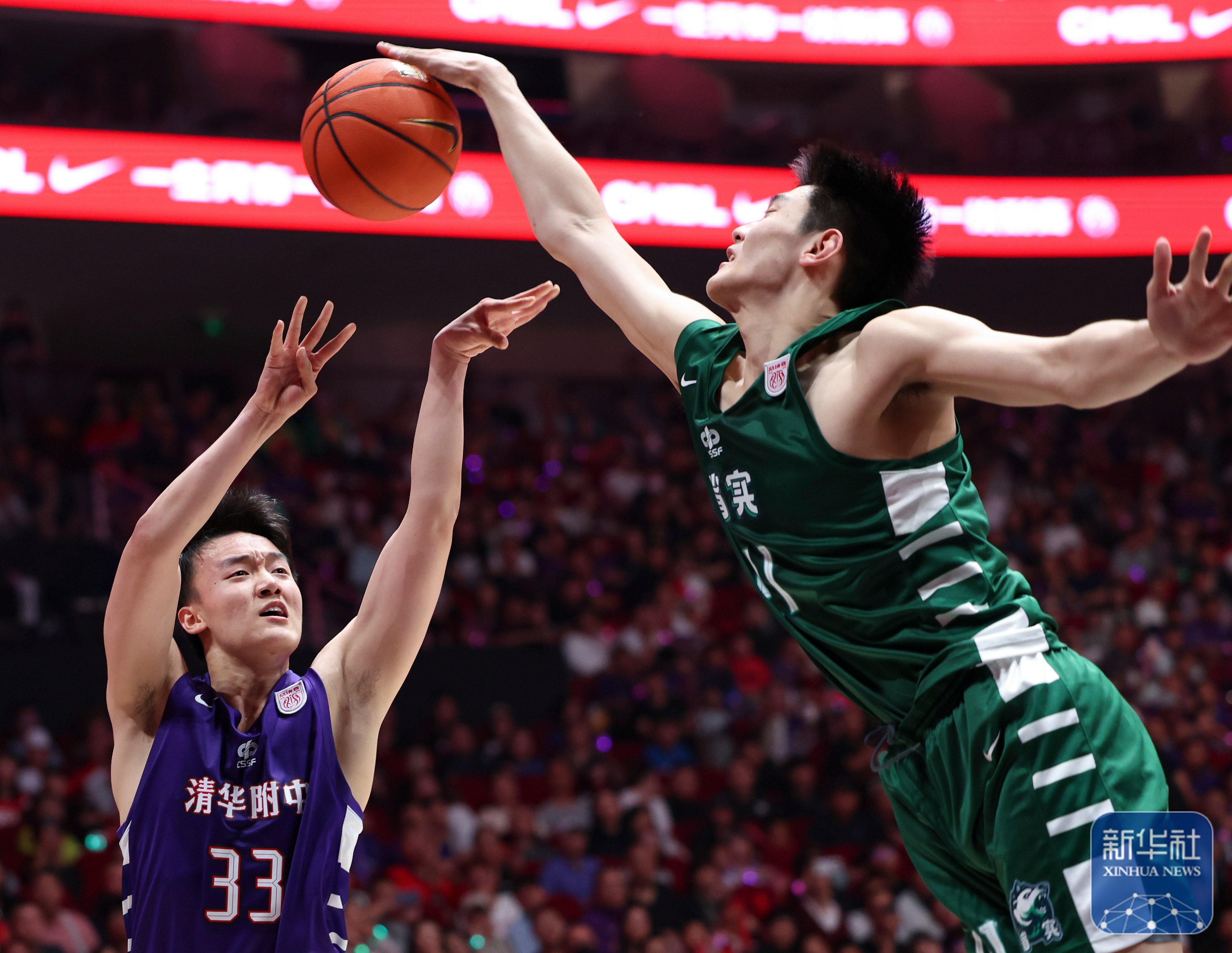 九游娱乐官方-篮球联赛争夺激烈拉开精彩篇章