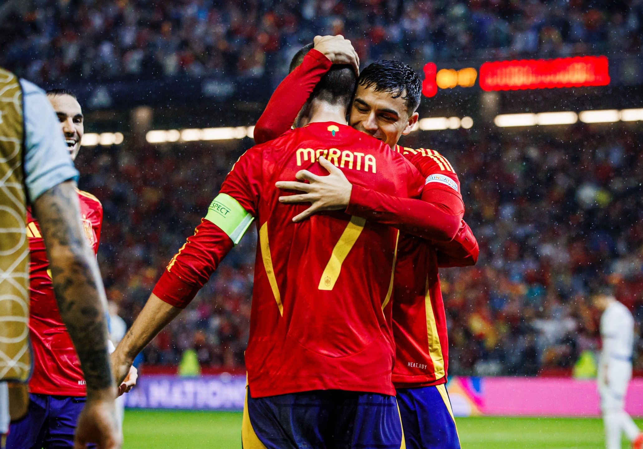 西班牙战胜荷兰，晋级欧预赛关键比赛