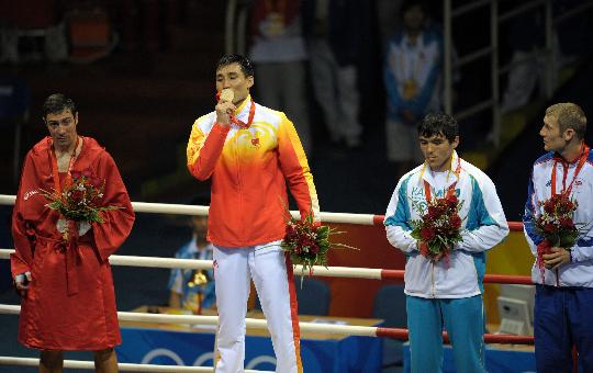 九游娱乐网站-西班牙拳击选手力克对手，夺取金牌