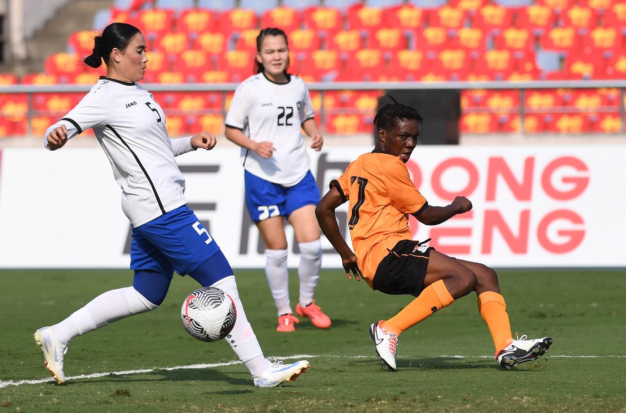 哥伦比亚女足队员实力强大，轻松赢得进军决赛