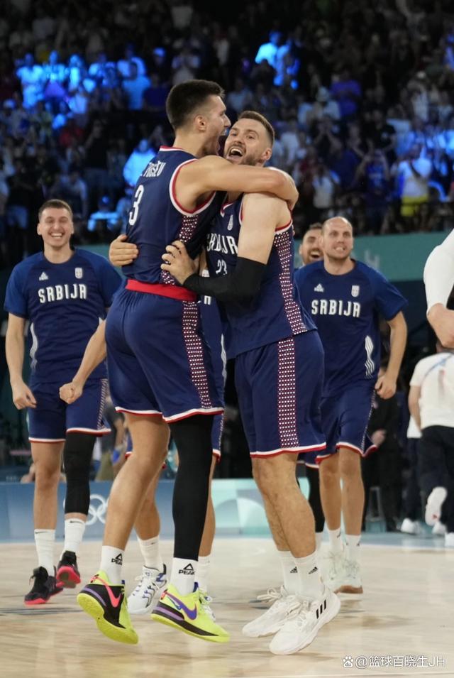 塞尔维亚队在场上斗志昂扬,力压对手夺冠 塞尔维亚队在场上斗志昂扬,力压对手夺冠