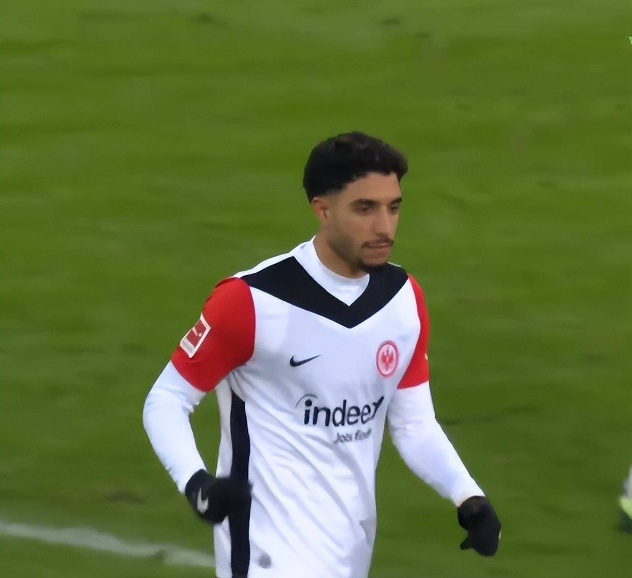 包含法兰克福主场输球,保级之路一波三折的词条 包含法兰克福主场输球,保级之路一波三折的词条