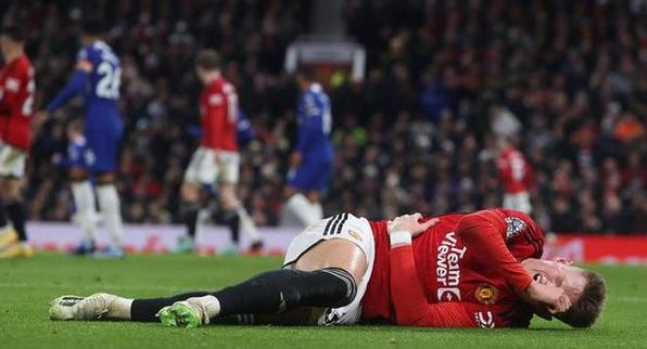 集体失常引发连败,球队面临危机加大 集体失常引发连败,球队面临危机加大