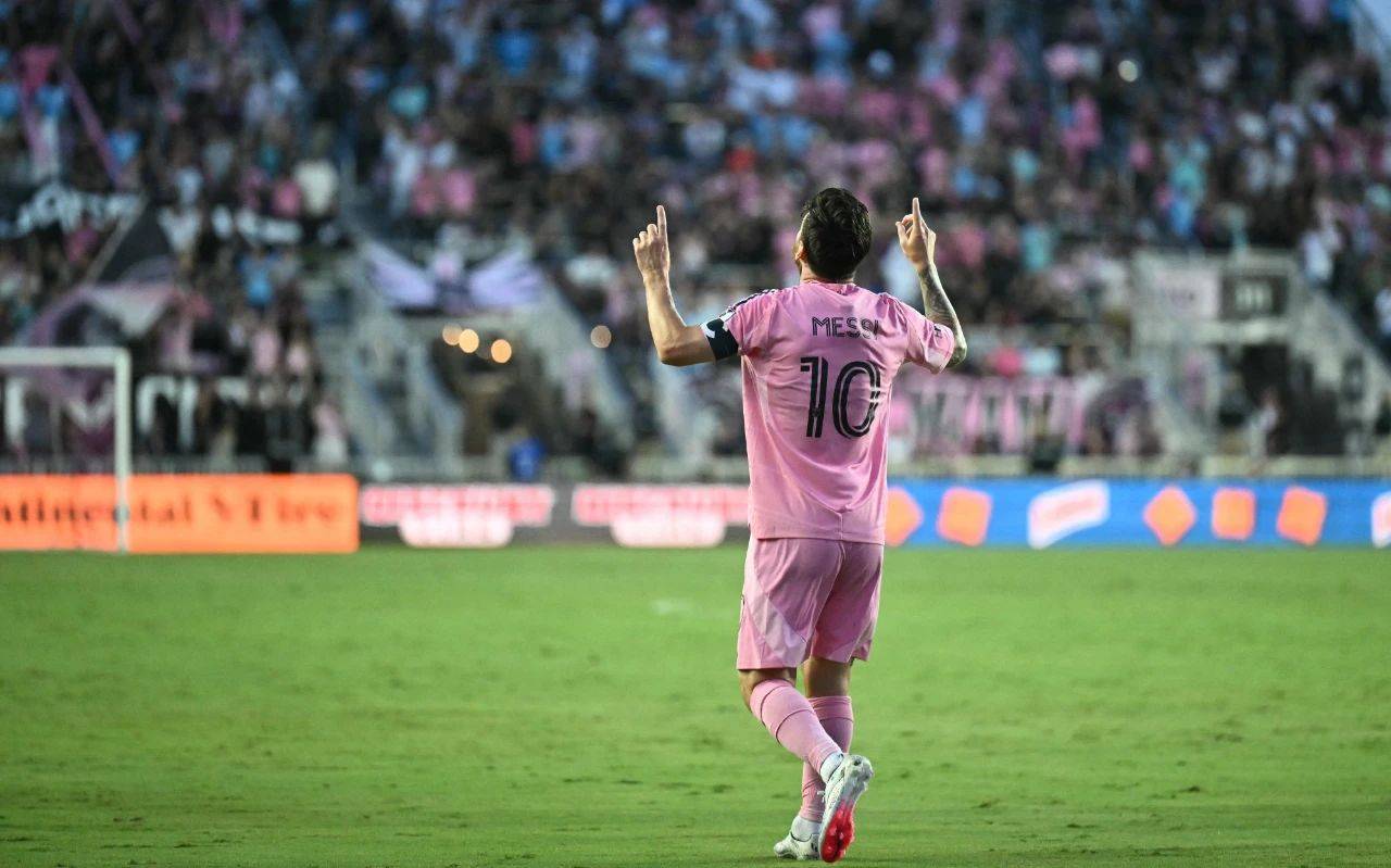 九游体育-巴黎圣日耳曼梅西独中两元，轻取晋级