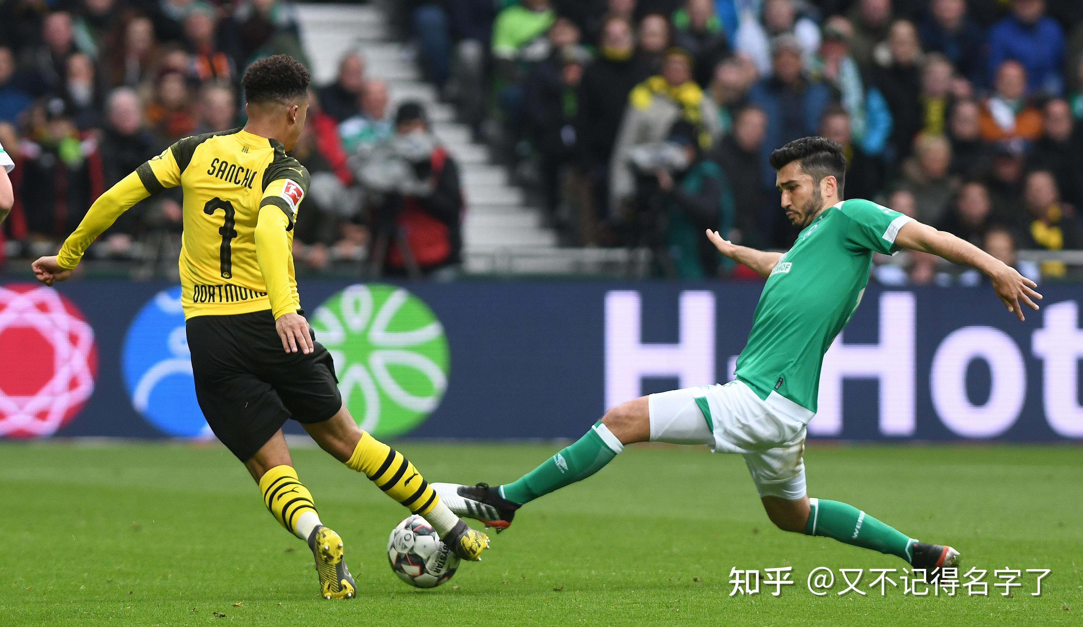 多特蒙德火力全开,轻松击溃对手 多特蒙德火力全开,轻松击溃对手