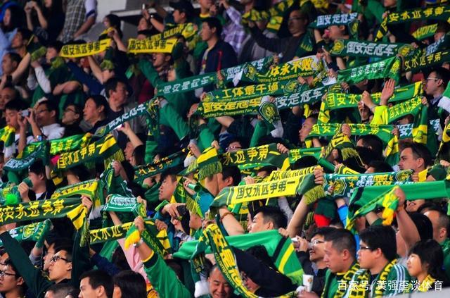 上海上港主场不敌深圳佳兆业,遭遇连败 上海上港主场不敌深圳佳兆业,遭遇连败