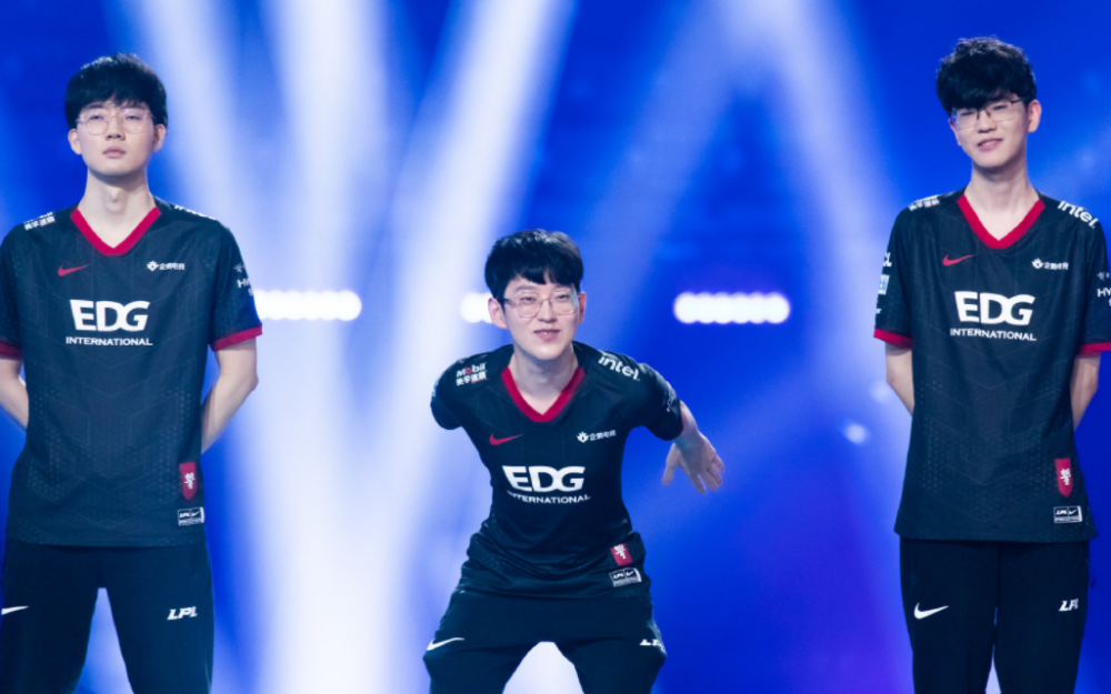 九游APP-关于DRX横扫EDG，Clid团战一打五顶尖较量小组赛，点燃全场激情的信息