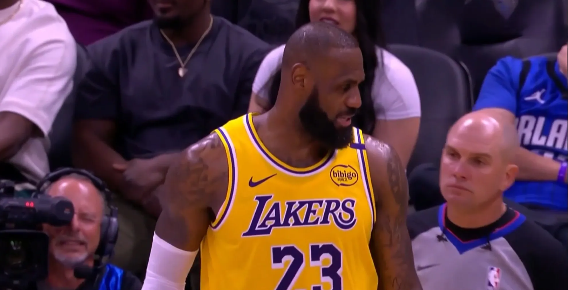 湖人队横扫国王结束连败 湖人队横扫国王结束连败