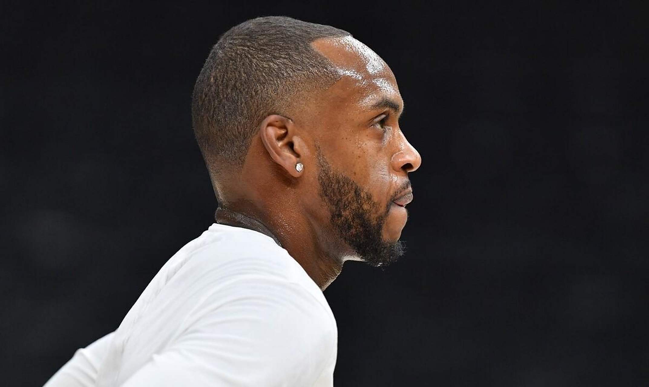 关于雄鹿球员接受手术治疗,确定无缘季后赛的信息 关于雄鹿球员接受手术治疗,确定无缘季后赛的信息