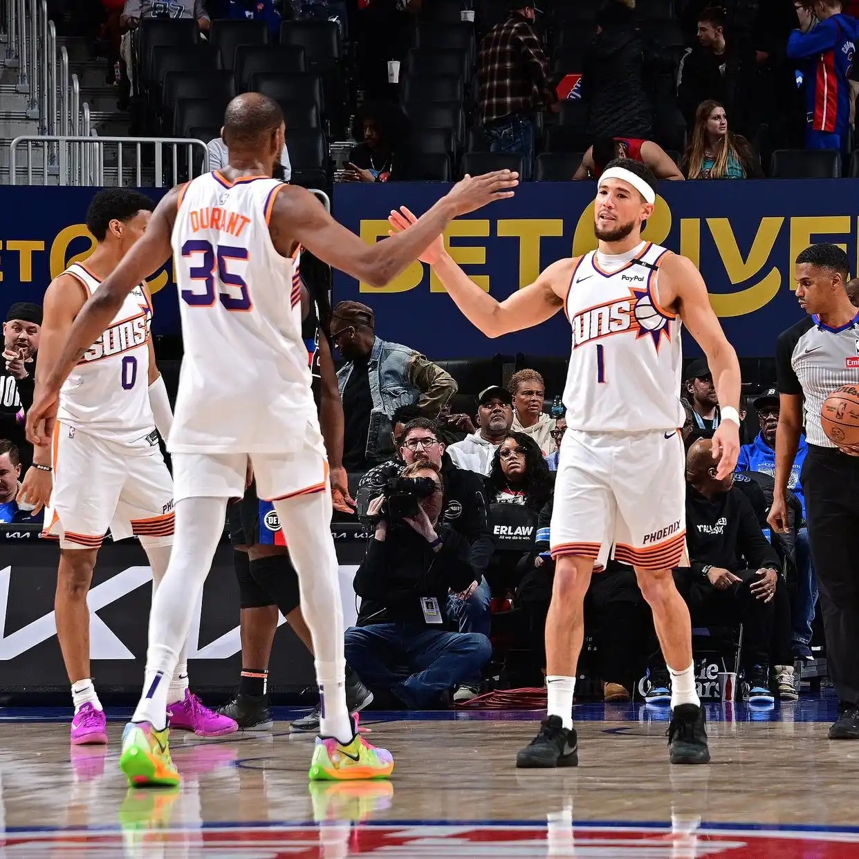 包含太阳队球员换血重建,球队面貌大有改观的词条 包含太阳队球员换血重建,球队面貌大有改观的词条