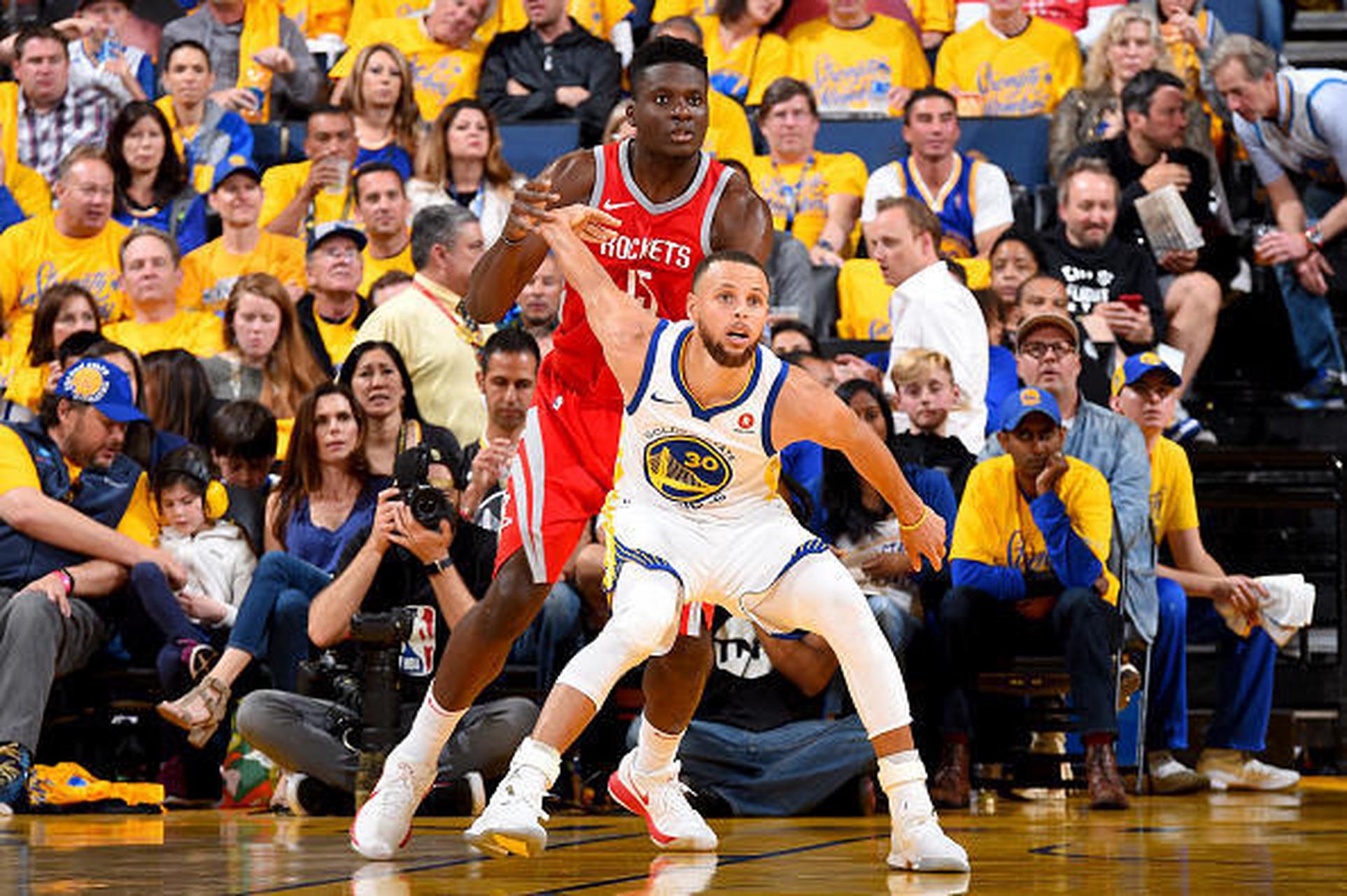 火箭队成功逆转,将系列赛拖入抢七 火箭队成功逆转,将系列赛拖入抢七