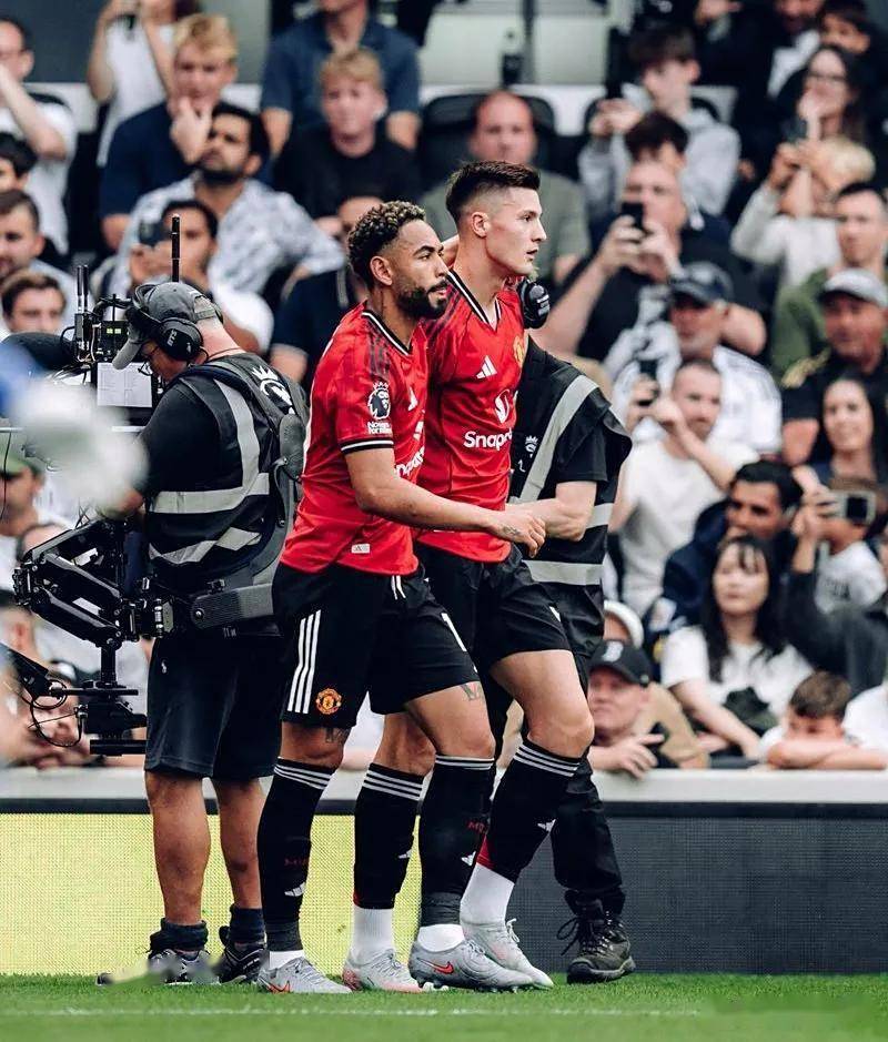 九游娱乐官方网站-包含曼联引援计划曝光，转会费或将破纪录的词条