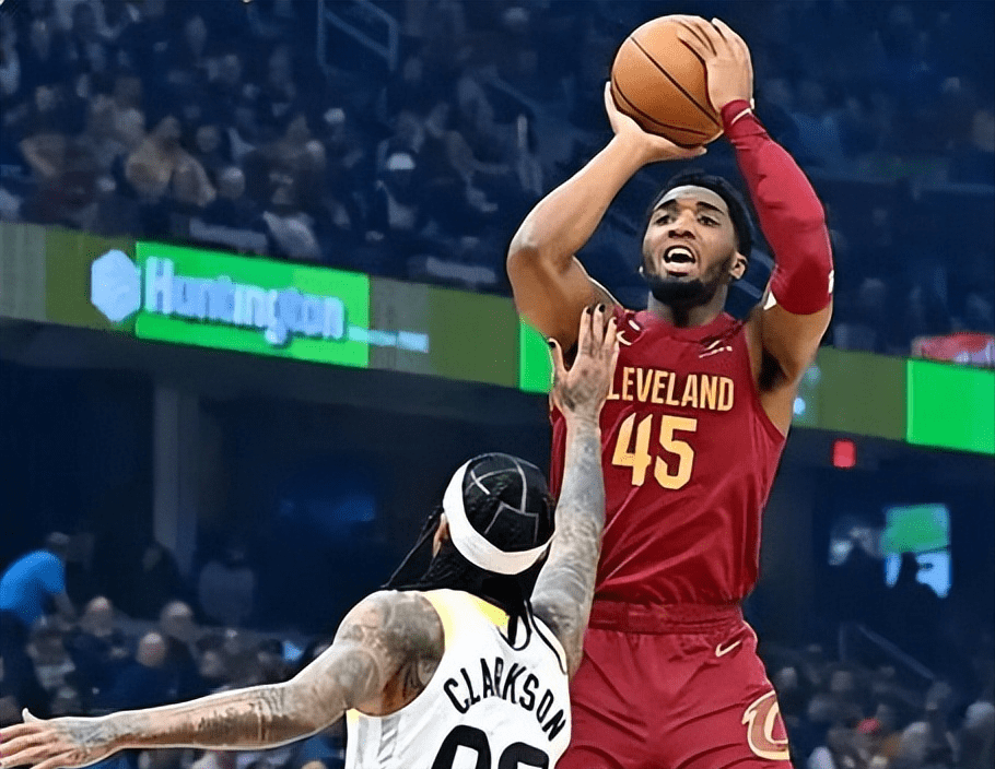 九游体育-雄鹿客场战胜骑士，西奇连续得分30+