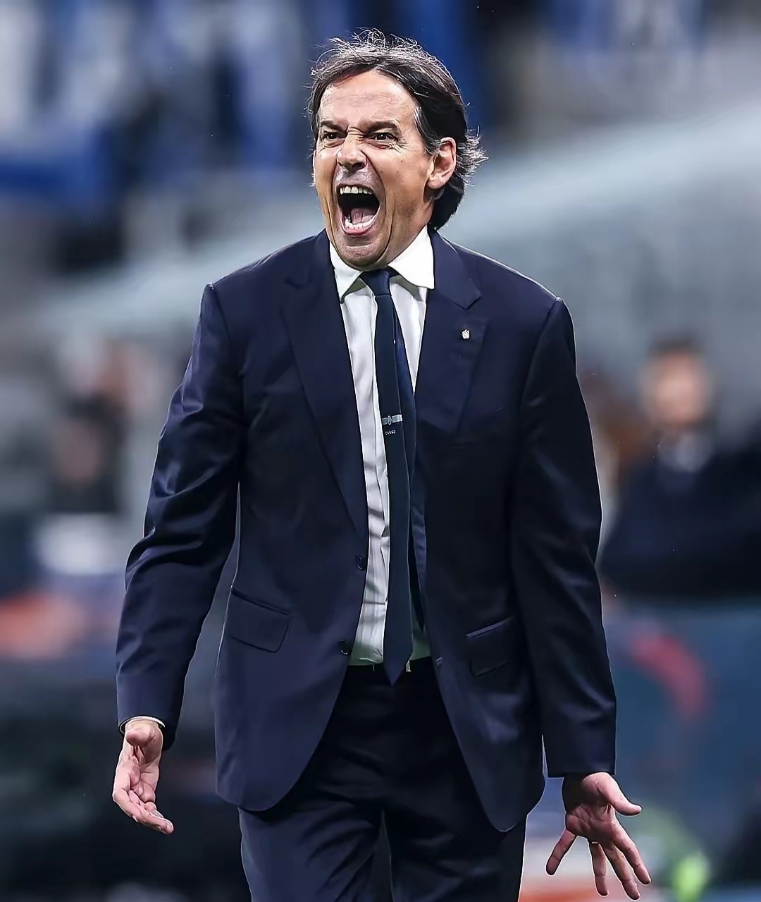 球队主帅意外离职,谁将接任带领球队走向胜利 球队主帅意外离职,谁将接任带领球队走向胜利