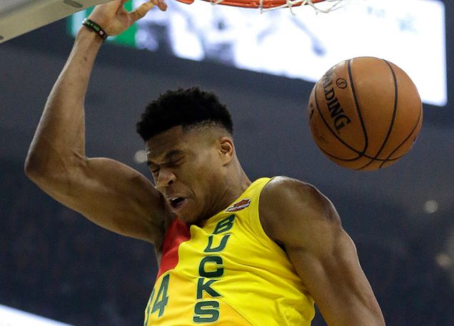 雄鹿上演逆袭,成功登顶东部榜首 雄鹿上演逆袭,成功登顶东部榜首