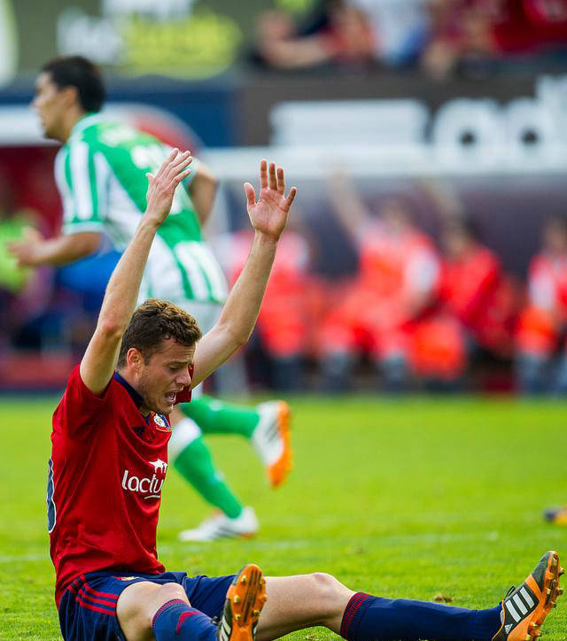 九游体育APP下载-奥萨苏纳豪取胜利，保持不败纪录