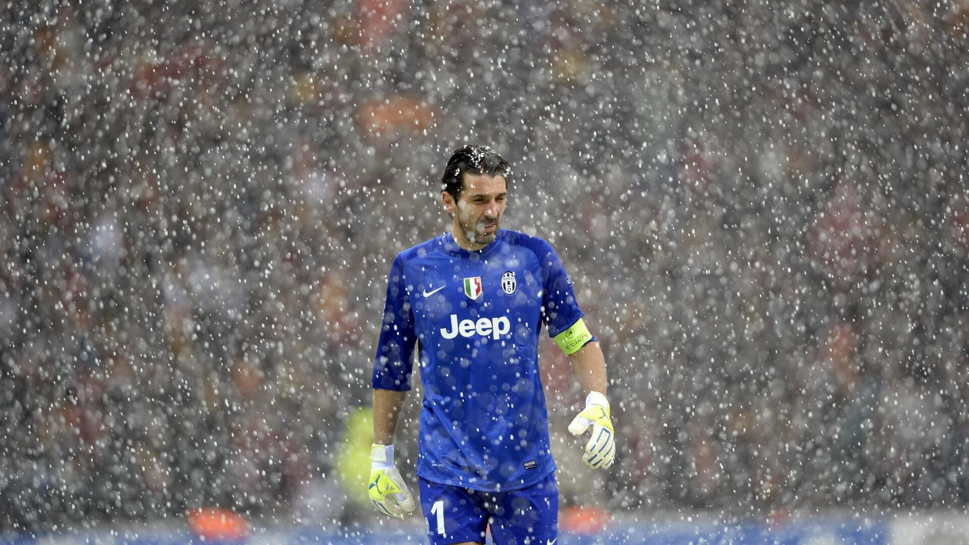 九游官网-跨越联赛的防守教材，小贾伦冠军级表现，热火式防守如何锁死深圳队