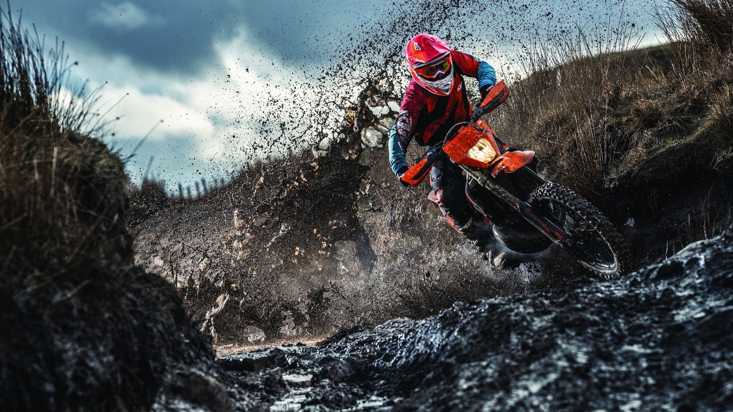 九游体育直播-巴黎陷落，一场没有硝烟的美学奇袭与绿茵场上的闪电